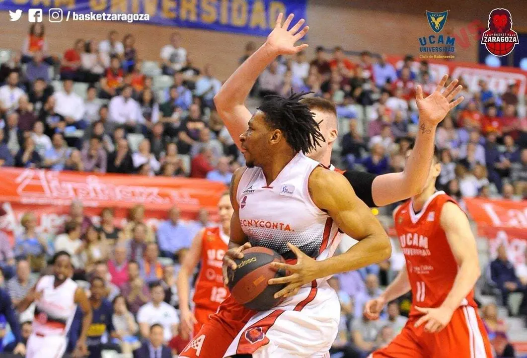 Stan Okoye, en el partido en Murcia. Foto: ACB