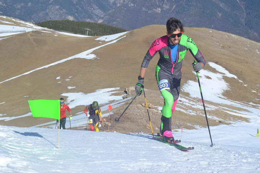 Noel Burgos, en pleno esfuerzo en el &uacute;ltimo muro de Cogulla antes de enfilar a meta. Foto: sportaragon.com