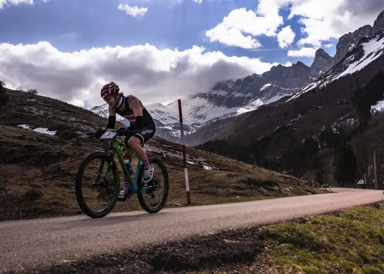 Pello Osoro, en el segmento sobre la bici rumbo al Espacio N&oacute;rico de Linza. Foto: Aitor Borruel