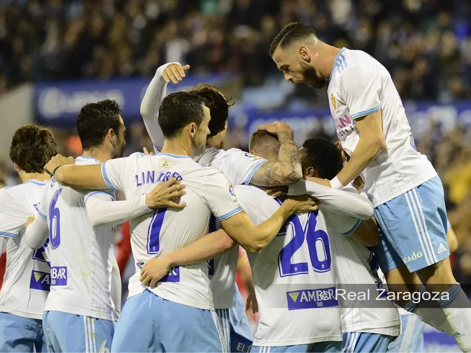 Los jugadores zaragocista celebran el gol de Biel ante el N&agrave;stic. Foto: Real Zaragoza