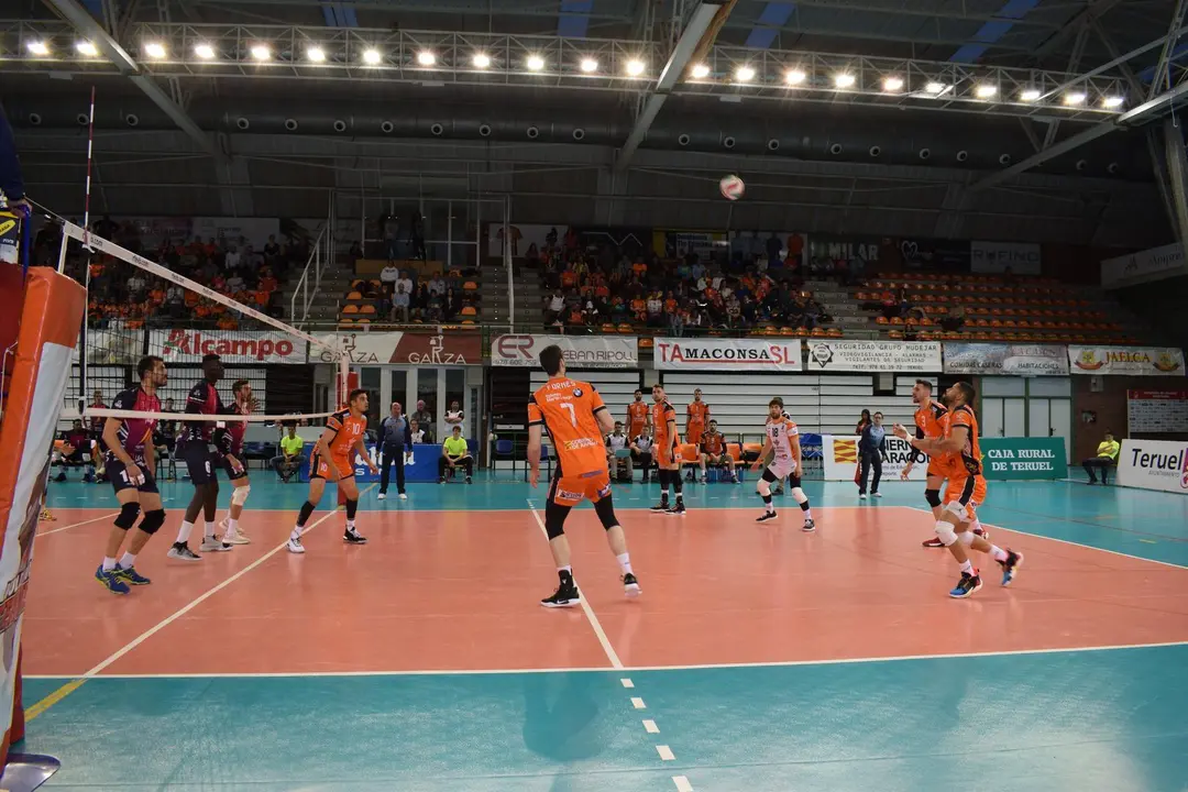 Imagen del segundo partido de semifinales entre el CV Teruel y el Urbia Palma que tuvo lugar en Los Planos | Foto: Raquel S&aacute;nchez