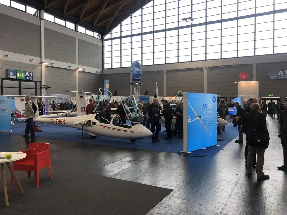 Imagen del estand donde se promocion&oacute; el destino Pirineos para el vuelo a vela. Foto: Fly-Pyr