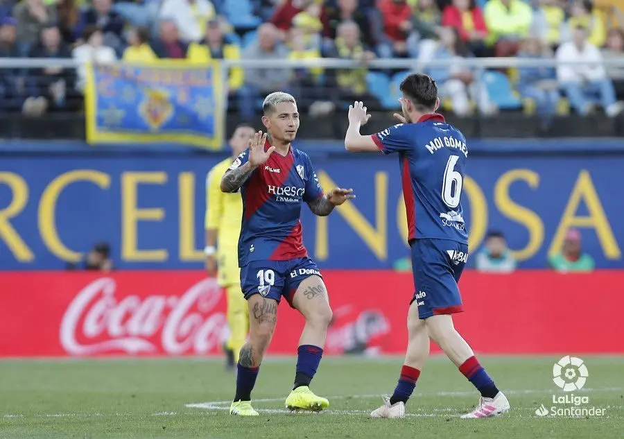 Chimy y Moi se felicitan tras el tanto del argentino | Foto: LaLiga