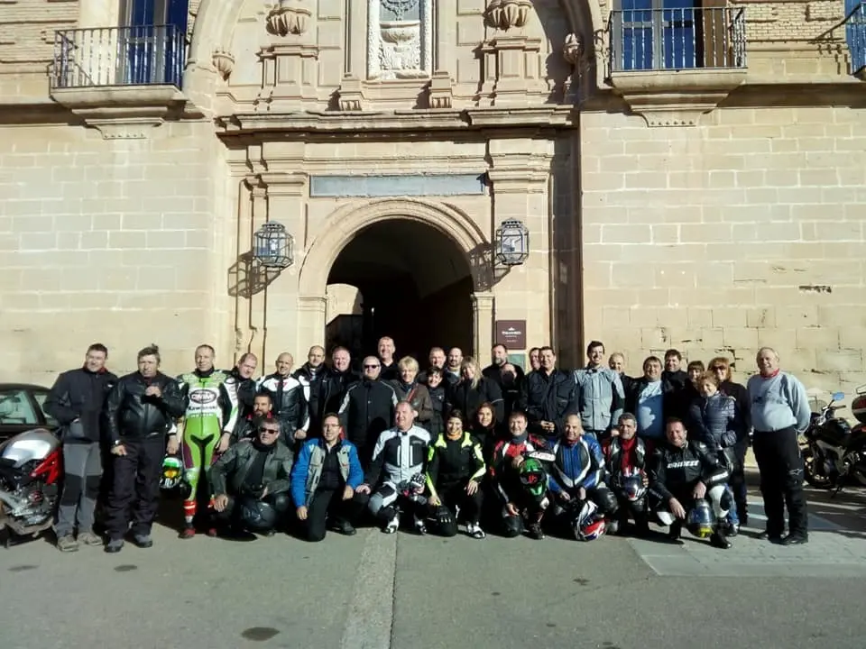 Los socios del Club Motociclista Alca&ntilde;iz ascienden a 100 y siguen creciendo. | Foto: Facebook