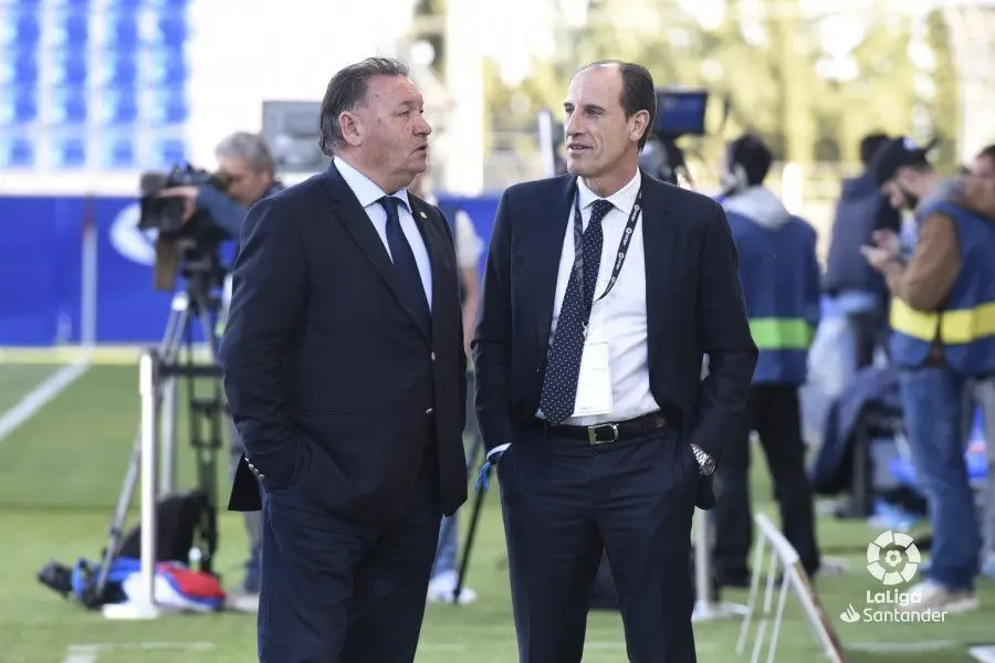 Lasaosa sobre el c&eacute;sped de El Alcoraz | Foto: LaLiga