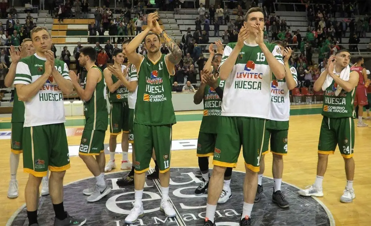 El equipo agradeci&oacute; el apoyo de los aficionados el &uacute;ltimo partido de liga | Foto: C.Pascual