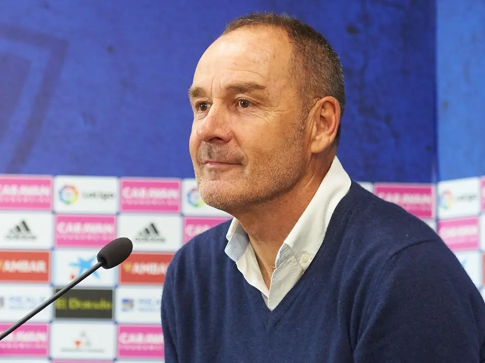 V&iacute;ctor Fern&aacute;ndez en sala de prensa. Foto: Real Zaragoza