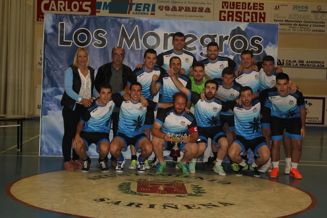 Imagen del equipo del Marvella de Sari&ntilde;ena que ha debutado en la liga monegrina con victoria. Foto: Comarca de Los Monegros