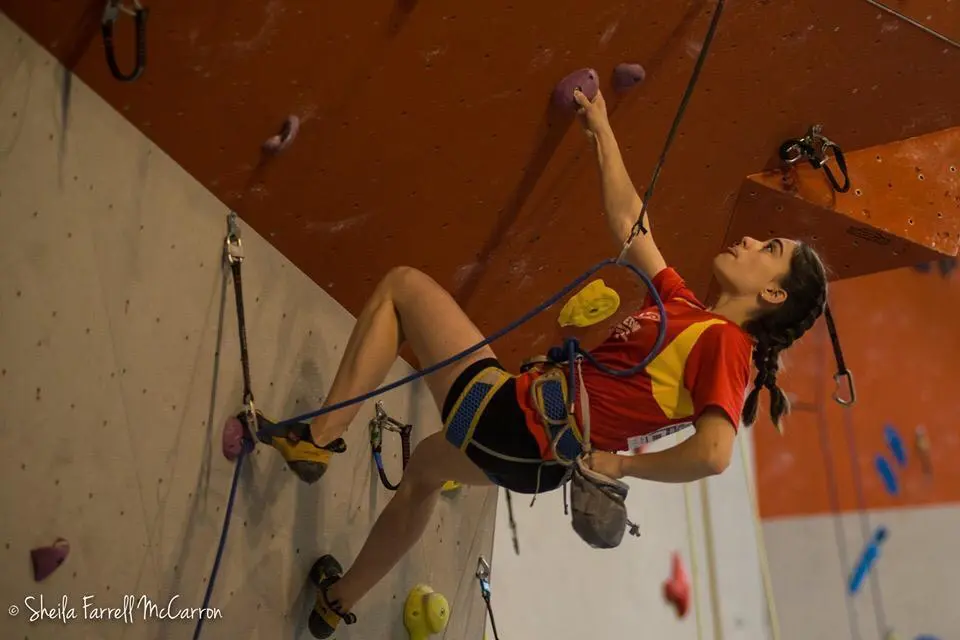 Mar&iacute;a Laborda, en la imagen, resolviendo un problema en la competici&oacute;n celebrada en Francia. Foto: Sheila Farrell McCarron