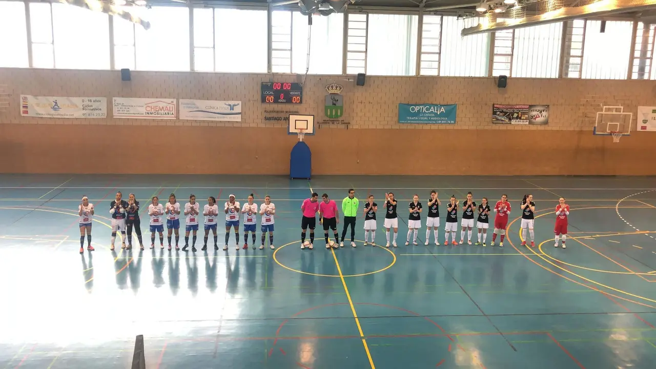 Imagen de antes de empezar el encuentro. Foto: Sala Zaragoza
