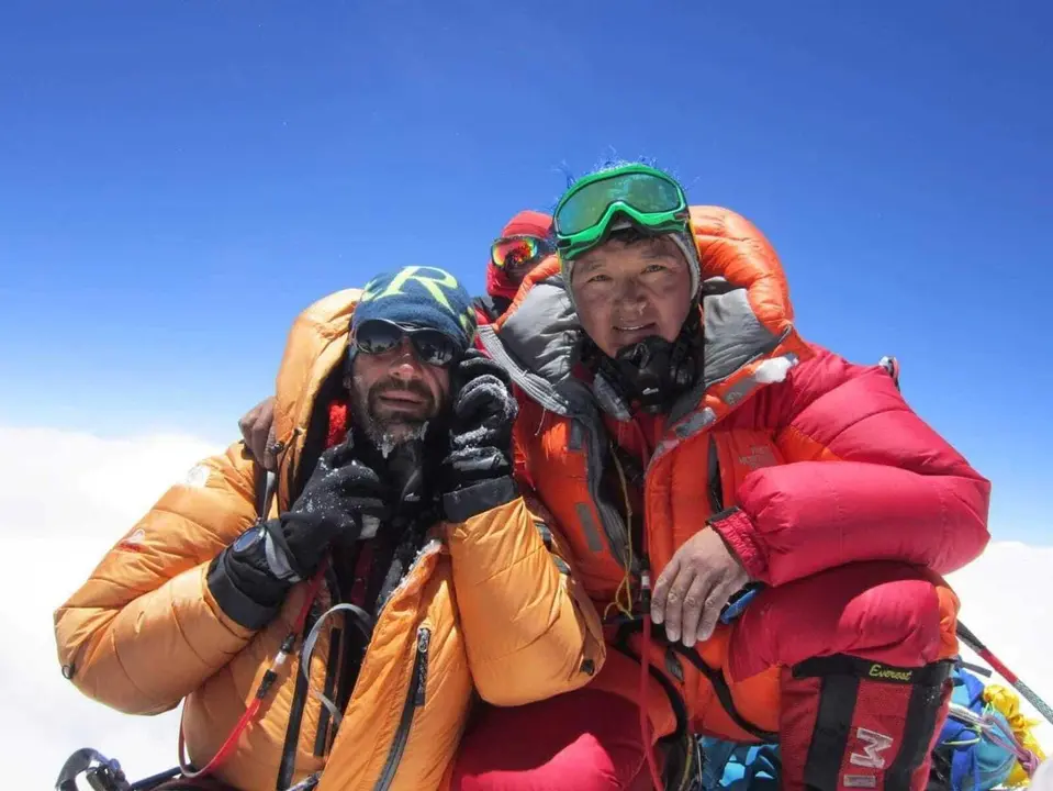 Javier Camacho en la cima del Everest. Foto: Javier Camacho