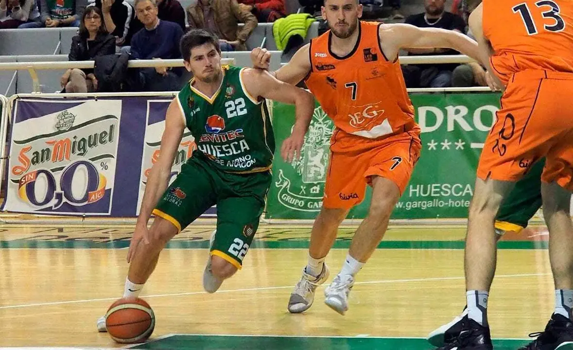 Agust&iacute; Sans precisamente en una acci&oacute;n ante For&ccedil;a Lleida | Foto: C.Pascual