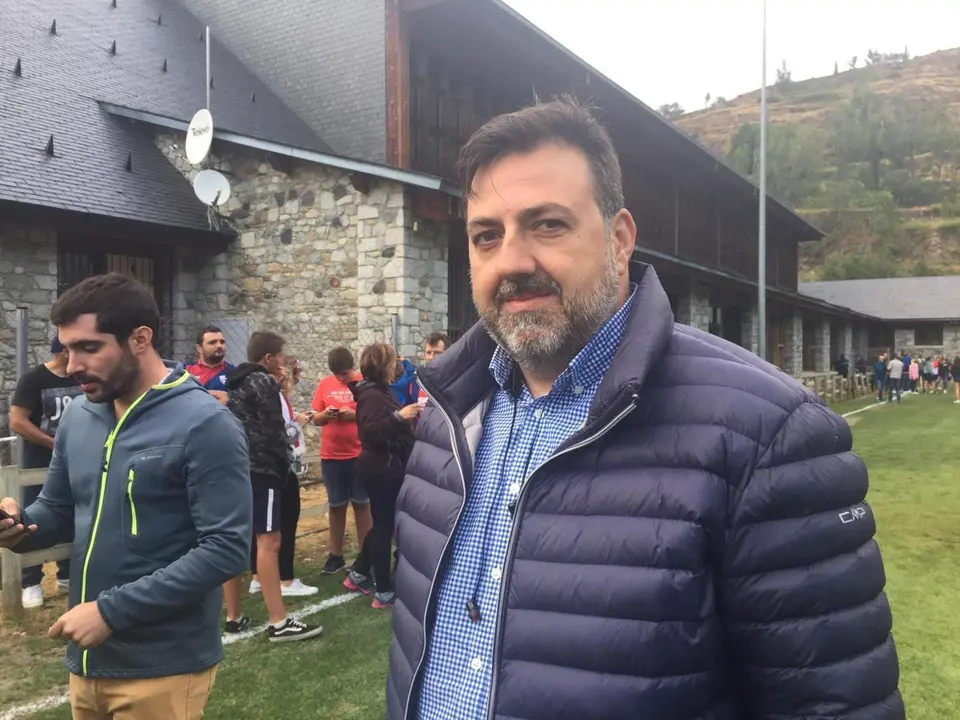 Manolo Torres, consejero delegado de la SD Huesca, en Benasque | Foto: SPORTARAG&Oacute;N