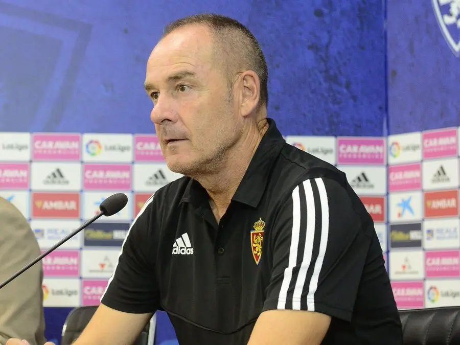 V&iacute;ctor Fern&aacute;ndez en sala de prensa. Foto: Real Zaragoza