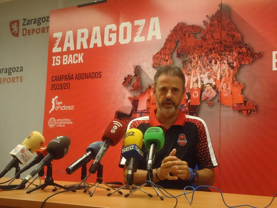 Porfirio Fisac, en rueda de prensa el pasado mes de agosto. Foto: SPORTARAGON