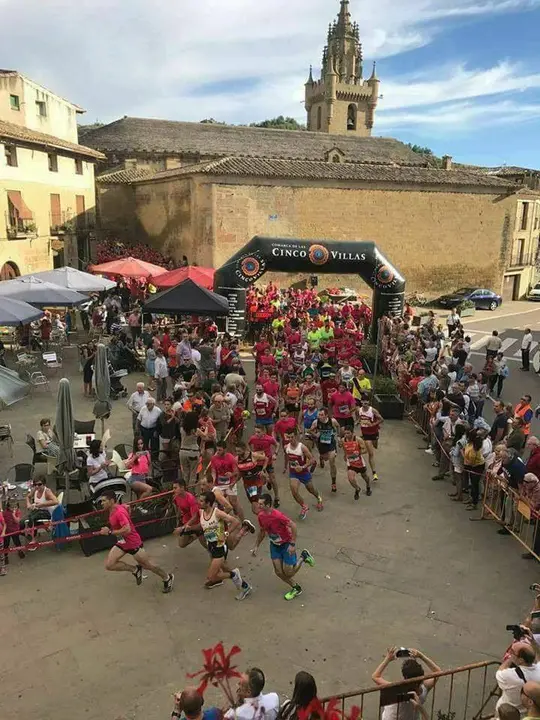 Imagen de la salida de la 10K de Uncastillo en la edici&oacute;n del a&ntilde;o anterior. Foto: Comarca Cinco Villas