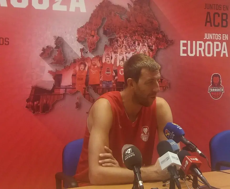 Fran V&aacute;zquez en sala de prensa. Foto: SPORTARAGON