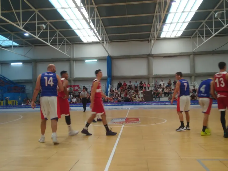Imagen de un partido del Alfind&eacute;n. Foto: Opel Zavisa Alfind&eacute;n CB