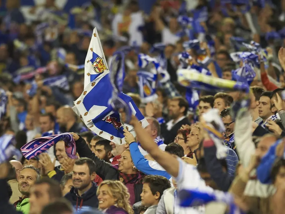 La afici&oacute;n celebrando un gol en La Romareda. Foto: Real Zaragoza