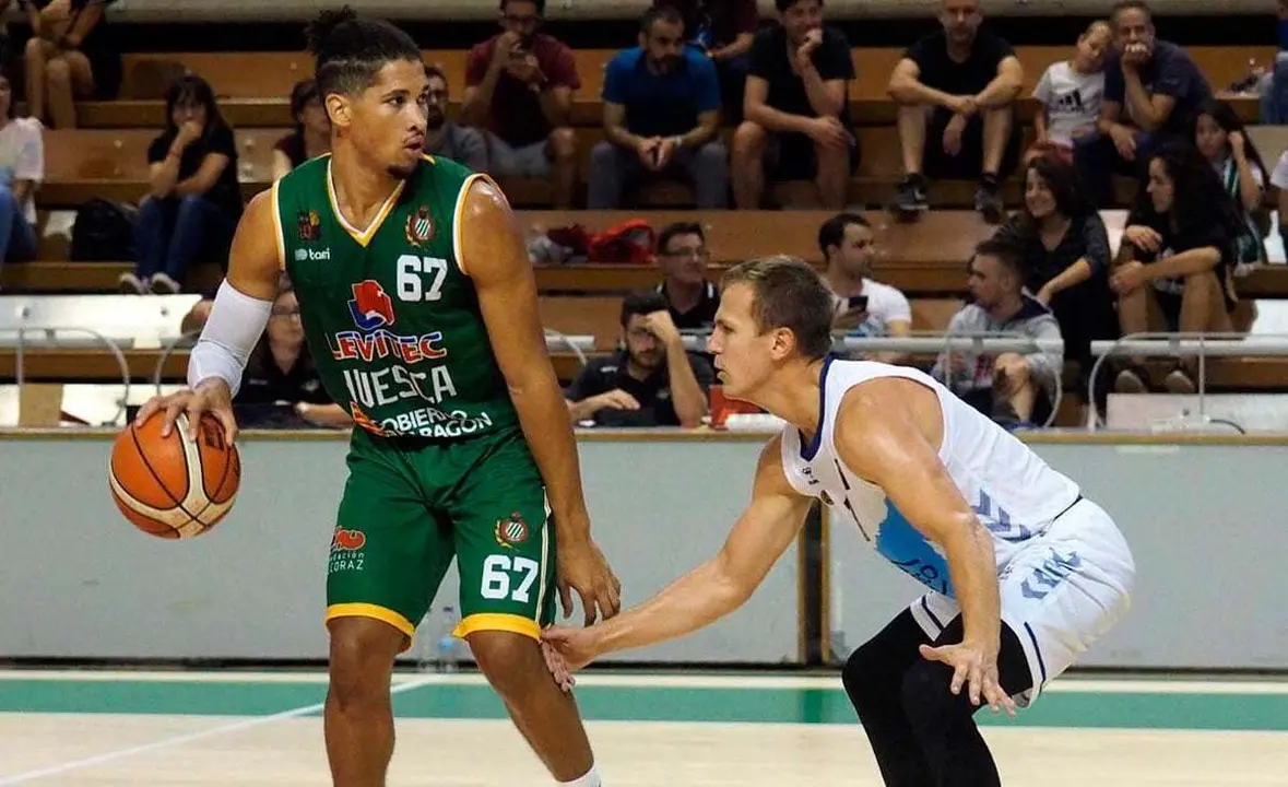 Alex Tamayo volver&aacute; a ejercer de base en el &uacute;ltimo test de pretemporada | Foto: C.Pascual