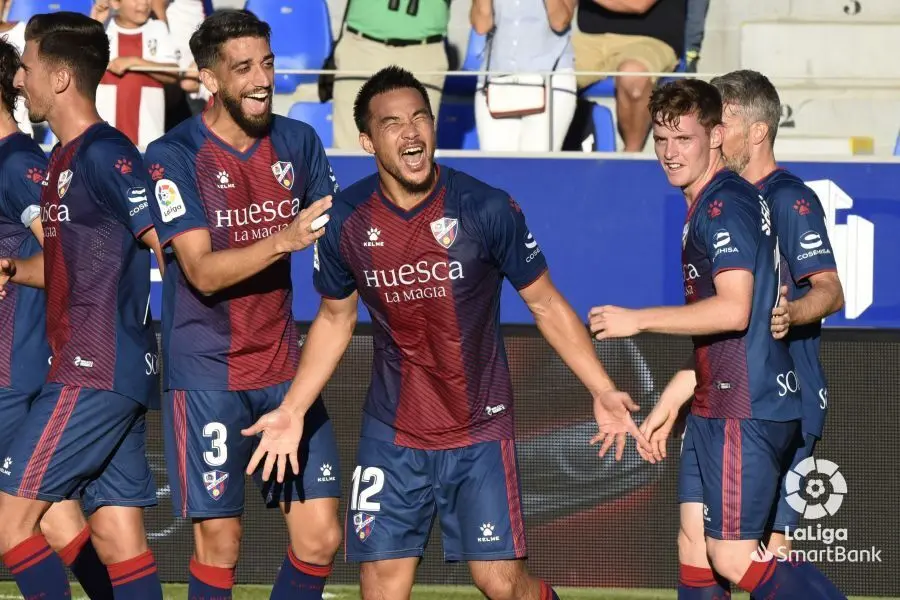 Okazaki celebra su primer gol con el Huesca anotado al Girona en El Alcoraz | Foto: La Liga