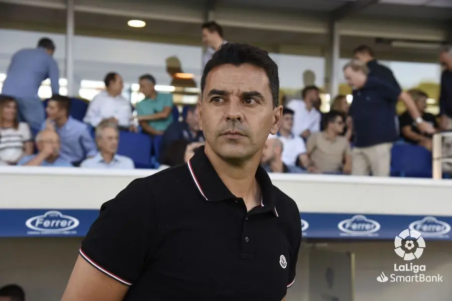 M&iacute;chel, antes de un partido en El Alcoraz | Foto: LFP