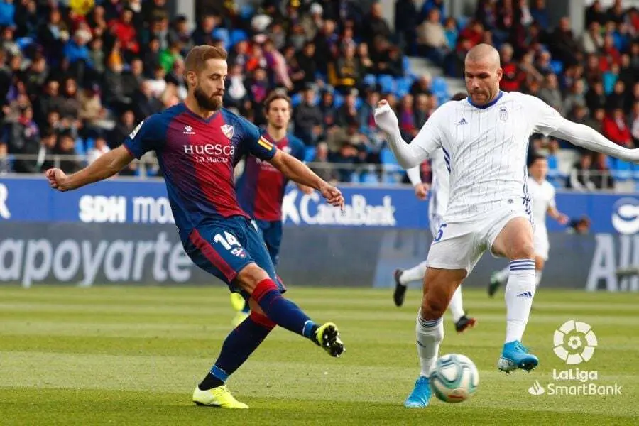 Pulido, capit&aacute;n y l&iacute;der de la defensa, en el partido frente al Real Oviedo.| Foto: LaLiga