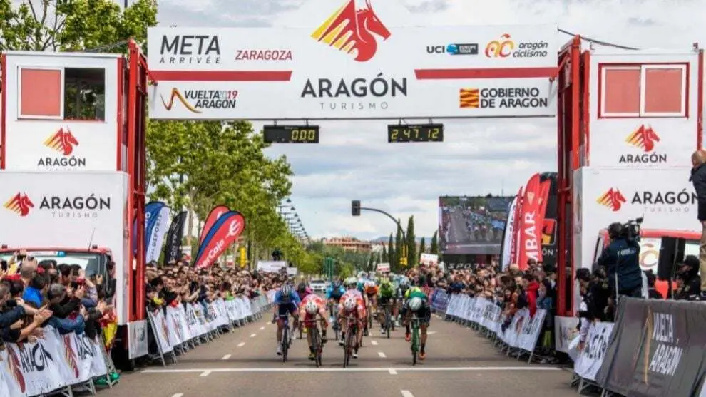 Llegada de la &uacute;ltima Vuelta de Arag&oacute;n. | Foto: FAC