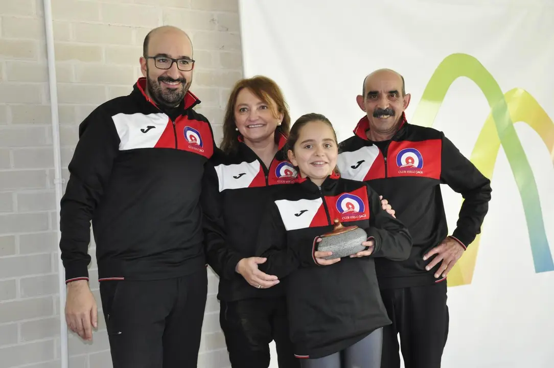 El equipo ganador de la medalla de bronce del torneo. | Foto: CH Jaca