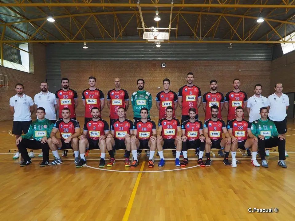 Plantilla con la que el Bada Huesca inici&oacute; la temporada 2019/20. Foto: C.Pascual