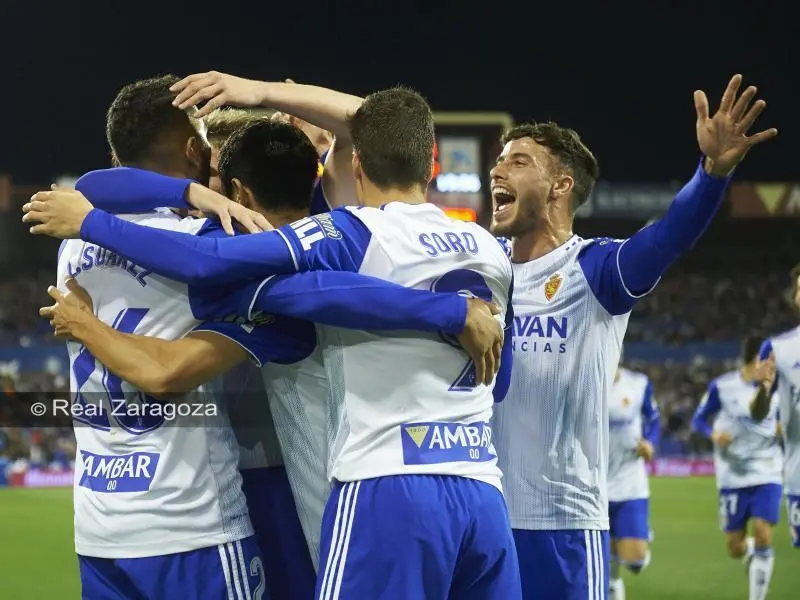 Los jugadores del Real Zaragoza celebrando un gol en La Romareda. Foto: Real Zaragoza
