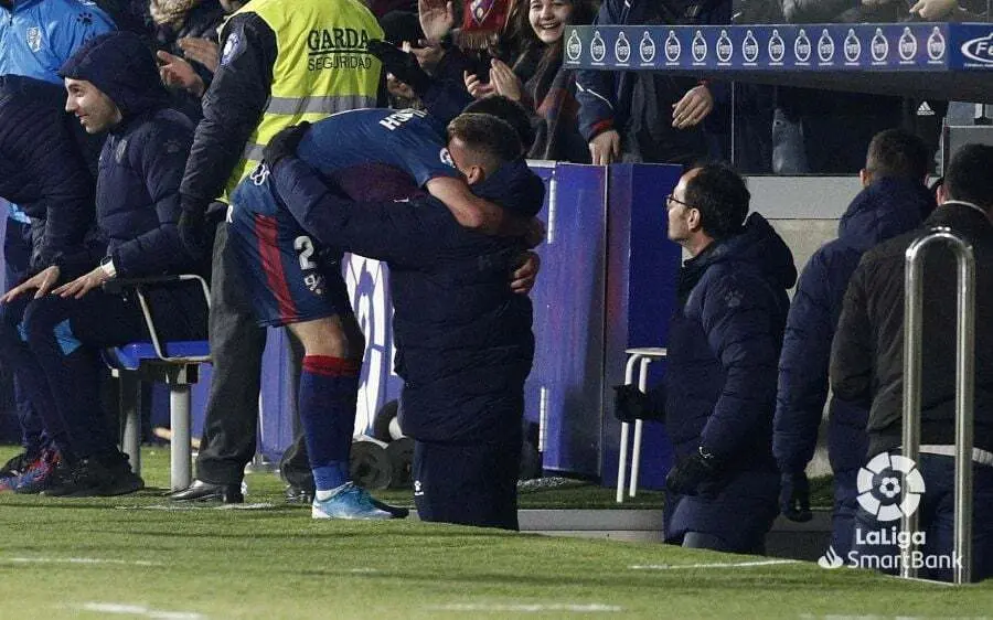 Miguel&oacute;n se fue a celebrar su gol con Raba, en la imagen. Foto: LaLiga