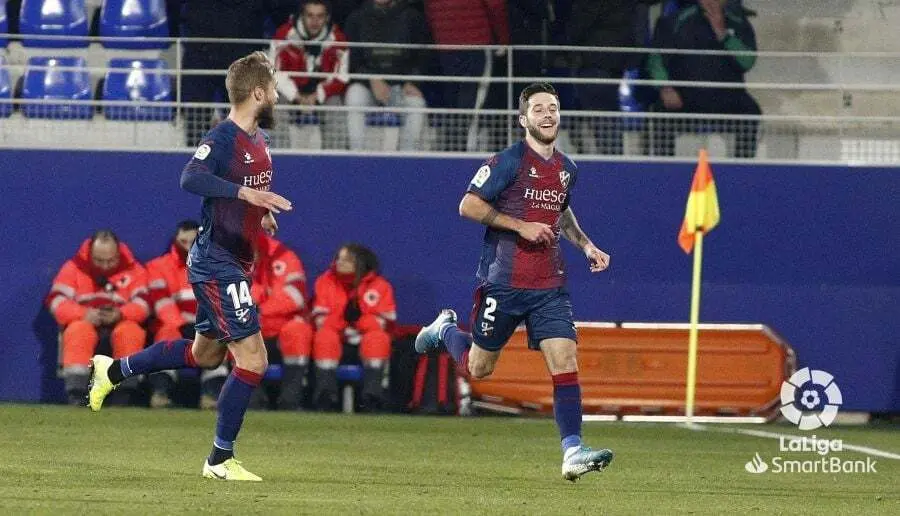 Miguel&oacute;n celebra el gol que marc&oacute; en el Huesca-Tenerife | Foto: LaLiga