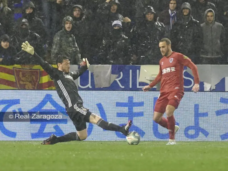 Cristian &Aacute;lvarez ante el Numancia | Foto: Tino Gil, Real Zaragoza