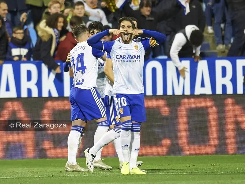 Javi Ros celebrando su gol ante el Racing de Santander en La Romareda | Foto: Tino Gil / Real Zaragoza