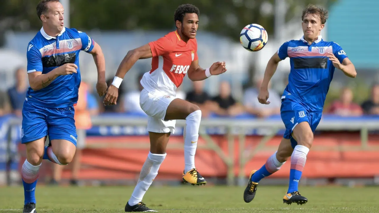Jordi Mboula con la camiseta del M&oacute;naco.