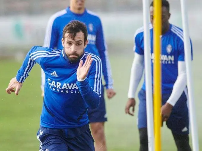 Alberto Guiti&aacute;n en un entrenamiento de la Ciudad Deportiva. Foto: Real Zaragoza