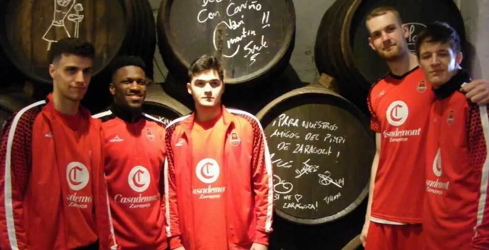 De izquierda a derecha Carlos Aloc&eacute;n, Dylan Ennis, Javi Garc&iacute;a, Trtggvi Hlinason y Vit Krejci en el Pimpi. Foto: Sergio Ruiz