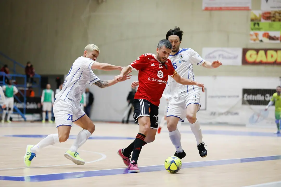 Carlos Retamar, en un partido de liga ante Ferrol. Foto: O Parrulo