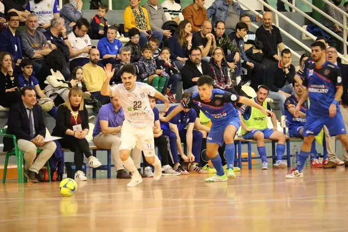 Imagen del partido ante Antequera. Foto: Pedro Luis Serrano