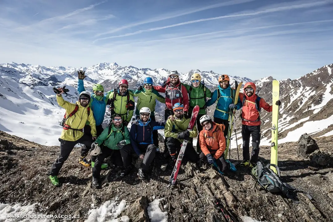 Algunos de los participantes en la cuarta edici&oacute;n de las Jornadas de esqu&iacute; de monta&ntilde;a Bal de Chistau. Foto: Ojos Pirenaicos