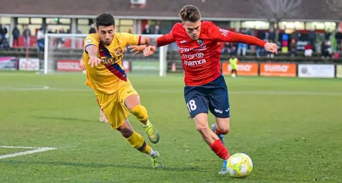 Pep Chavarr&iacute;a, en un partido del Olot. Foto: @totocompos