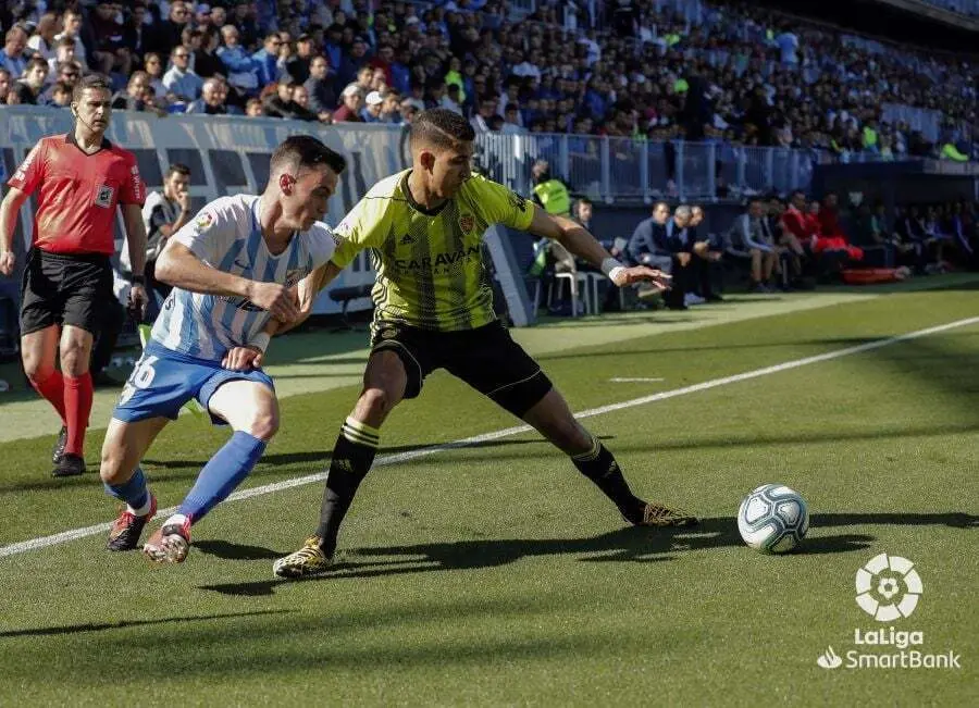 El Yamiq defiende un bal&oacute;n ante el M&aacute;laga. Foto: La Liga