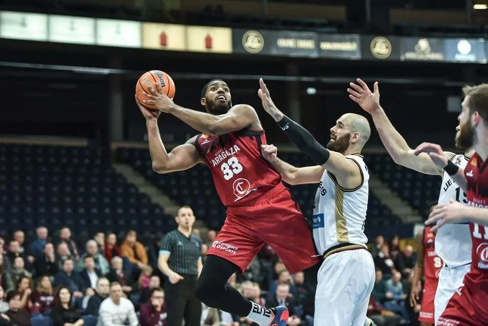 Jason Thompson, en el &uacute;ltimo partido de Champions ante el Lietkabelis. Foto: FIBA