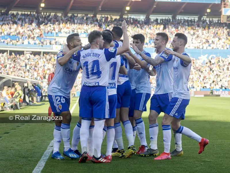 Los jugadores del Real Zaragoza celebran un gol ante el Deportivo de la Coru&ntilde;a. Foto: Tino Gil / Real Zaragoza