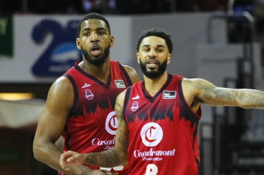 Seeley y Thompson, en la victoria ante Estudiantes. Foto: Basket Zaragoza