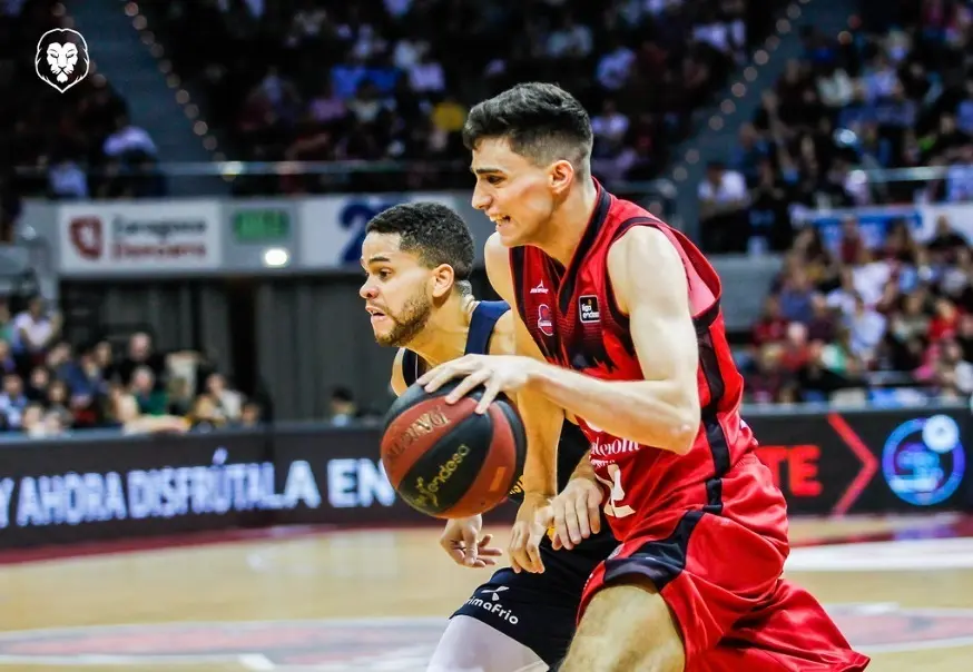 Carlos Aloc&eacute;n, en el partido ante el UCAM Murcia. Foto: Esther Casas/Casademont Zaragoza