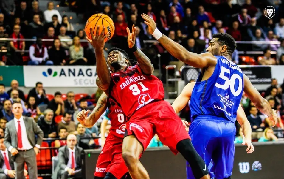 Dylan Ennis, en el partido frente a Neptunas Klaipeda de BCL. Foto: Esther Casas/FIBA