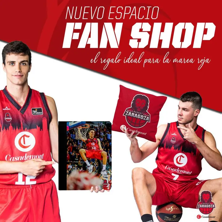 Aloc&eacute;n y Barreiro, en la promoci&oacute;n del cartel de la fan shop del Casademont Zaragoza
