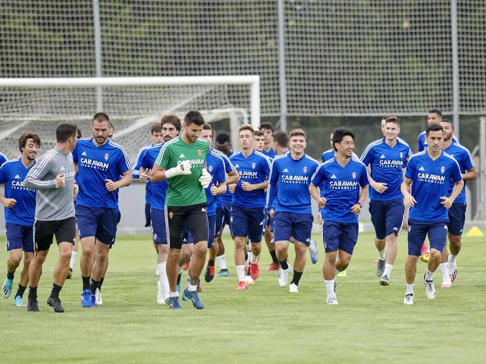 Imagen de archivo de un entrenamiento del Real Zaragoza. Foto: Tino Gil